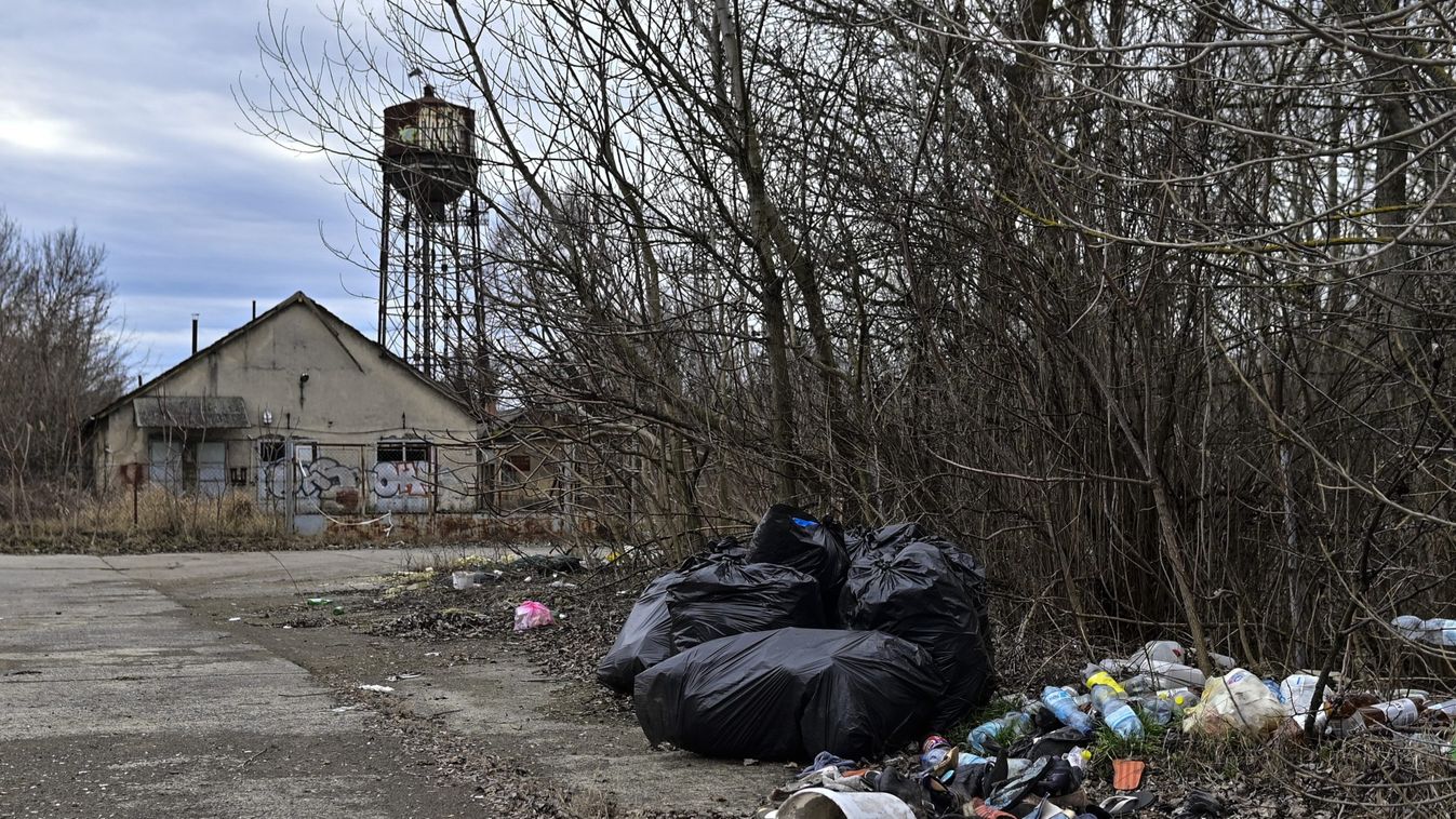 Illegális lerakóvá alakítják a Tisza pályaudvart a szemetelők