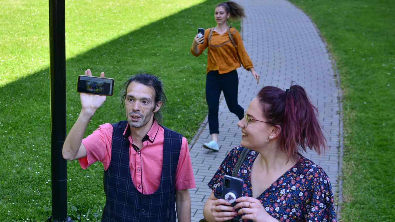 Akciófilmek mintájára készítenek utcaszínházat – Fotók