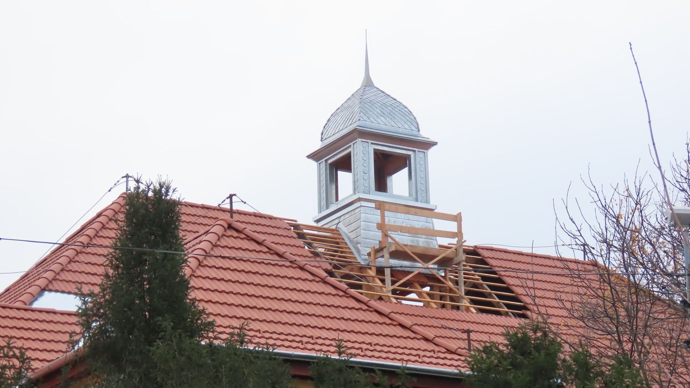 Visszakerült a harangtorony Pitvaroson