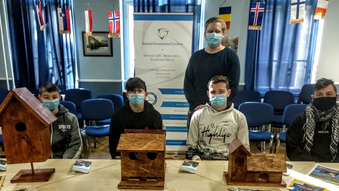 Madáréttermet is építettek a diákok