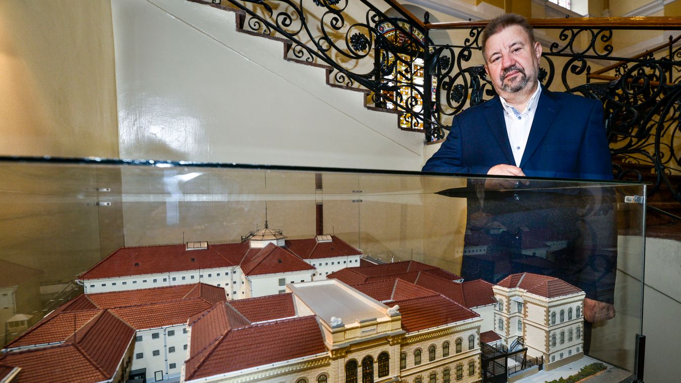 A rácsok között nincs két egyforma nap