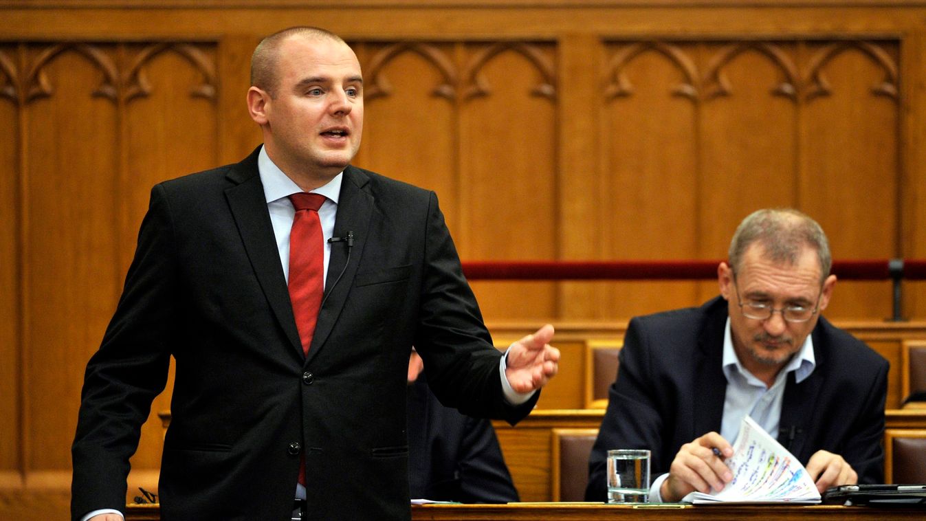 Legény Zsolt diplomata-útlevele, autója és politikai pályafutása bánja a tettét