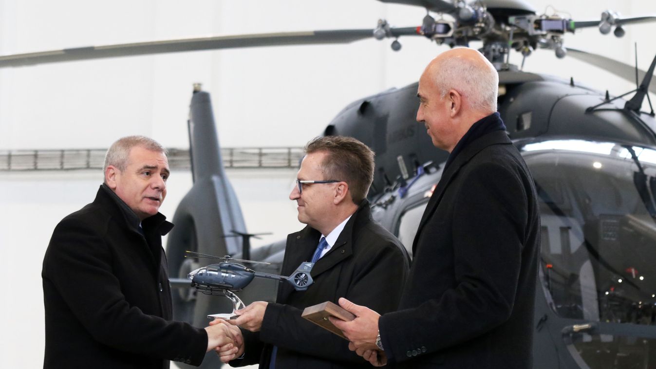 Átadták a honvédség új helikoptereit (videó)
