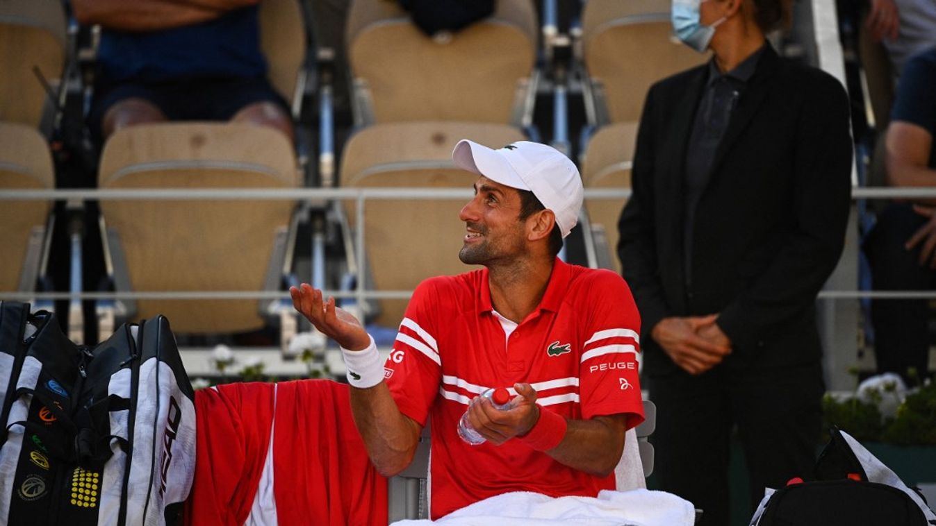 Hisztériás rohama lett egy kisfiúnak, akinek Djokovic odaadta az ütőjét (videó)