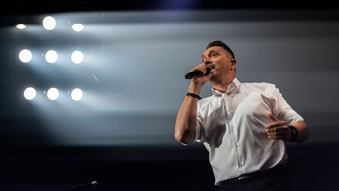 Új középlemezt készít Ákos, Aréna koncert is lesz (videó)
