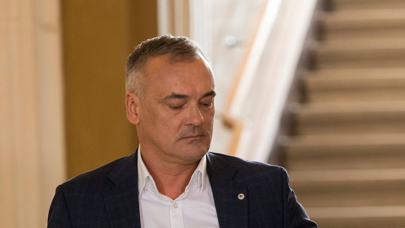 Lemond polgármesteri tisztségéről Borkai Zsolt
