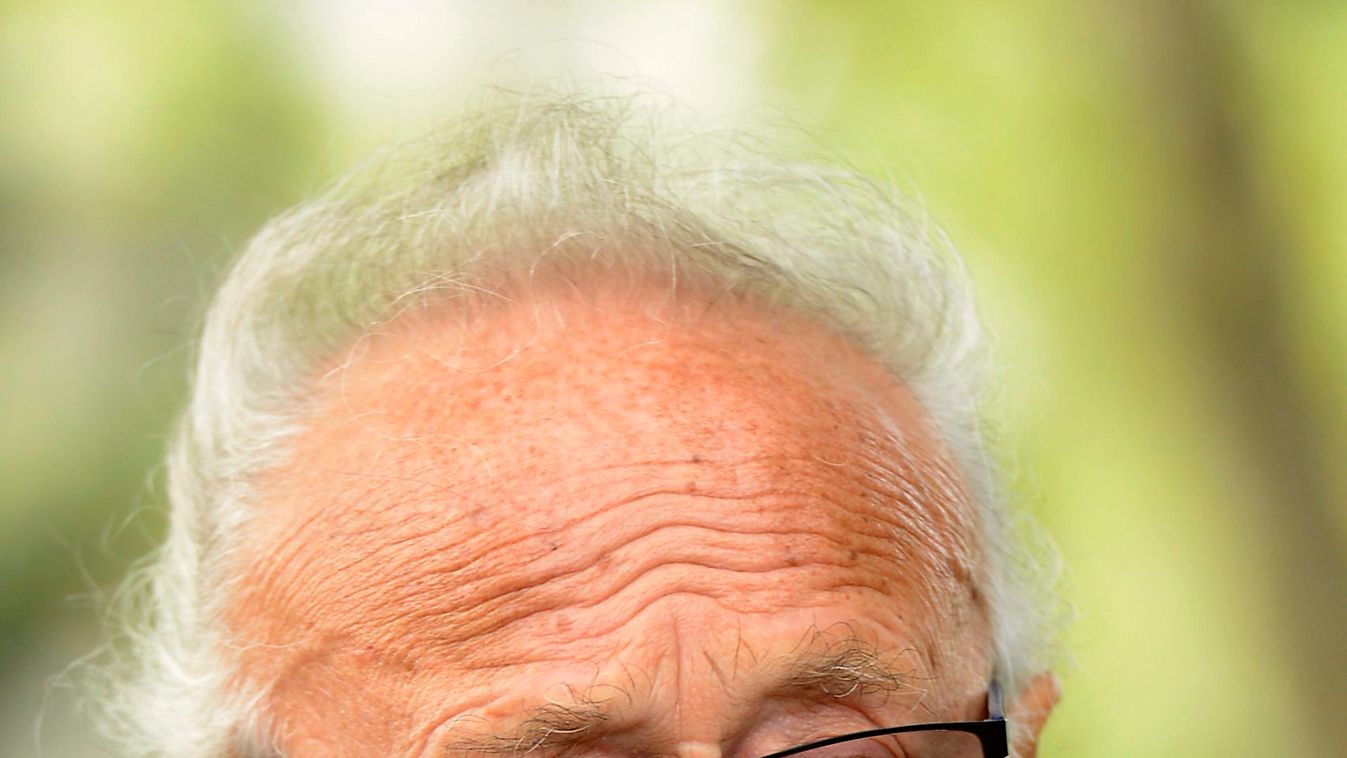 Meghalt Sas József