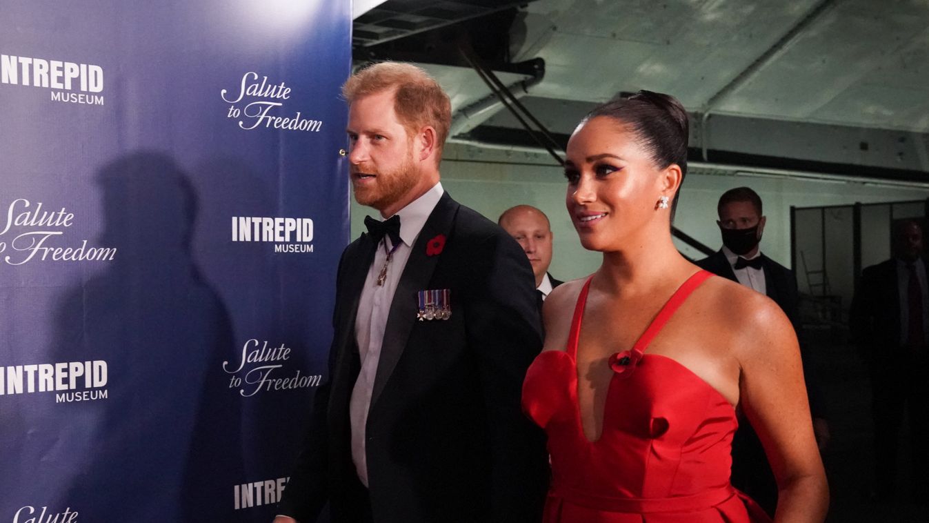 Meghan Markle lenyűgözően csinos volt ebben a tűzpiros estélyiben