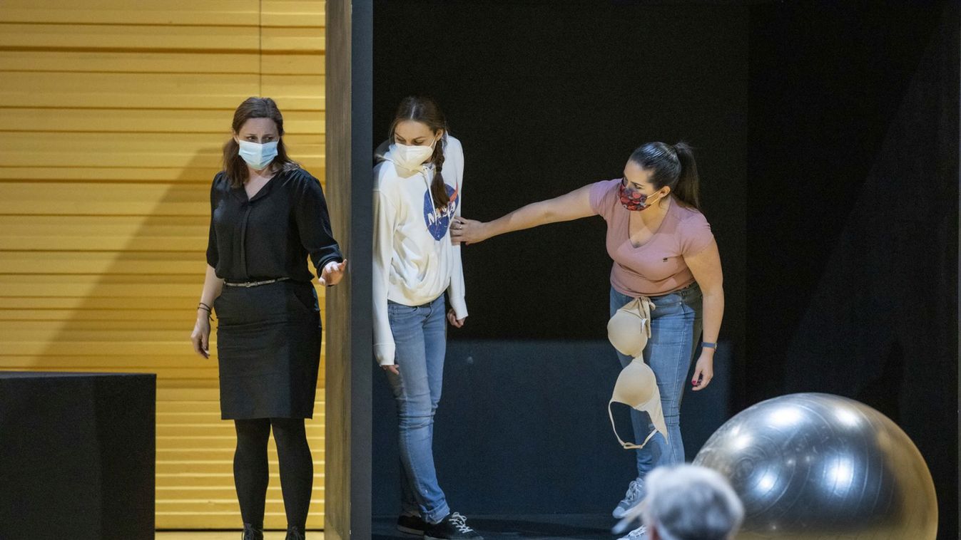 Figaro3: Mozart, Rossini és Milhaud operái egy estébe foglalva