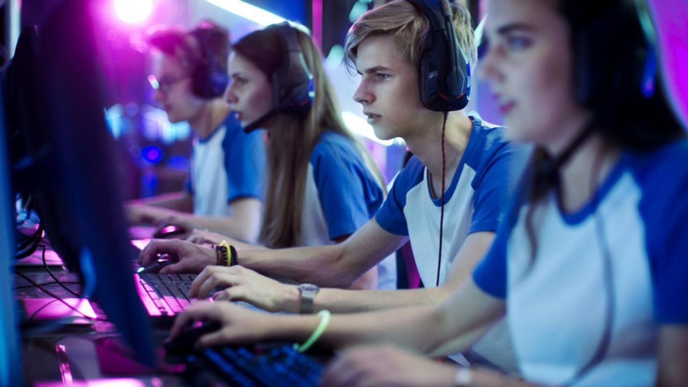 Középiskolásoknak hirdetnek programozói versenyt