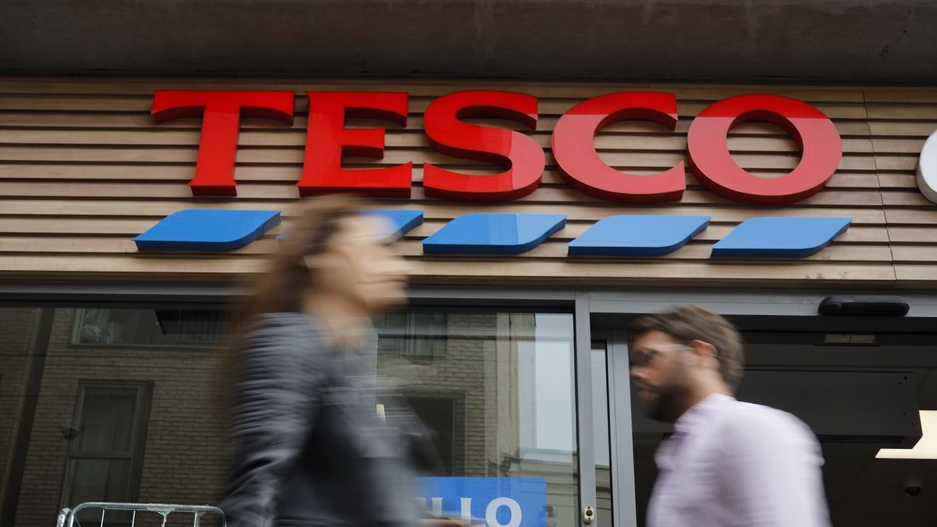 Leállította a Tesco a karácsonyi képeslapok kínai gyártását