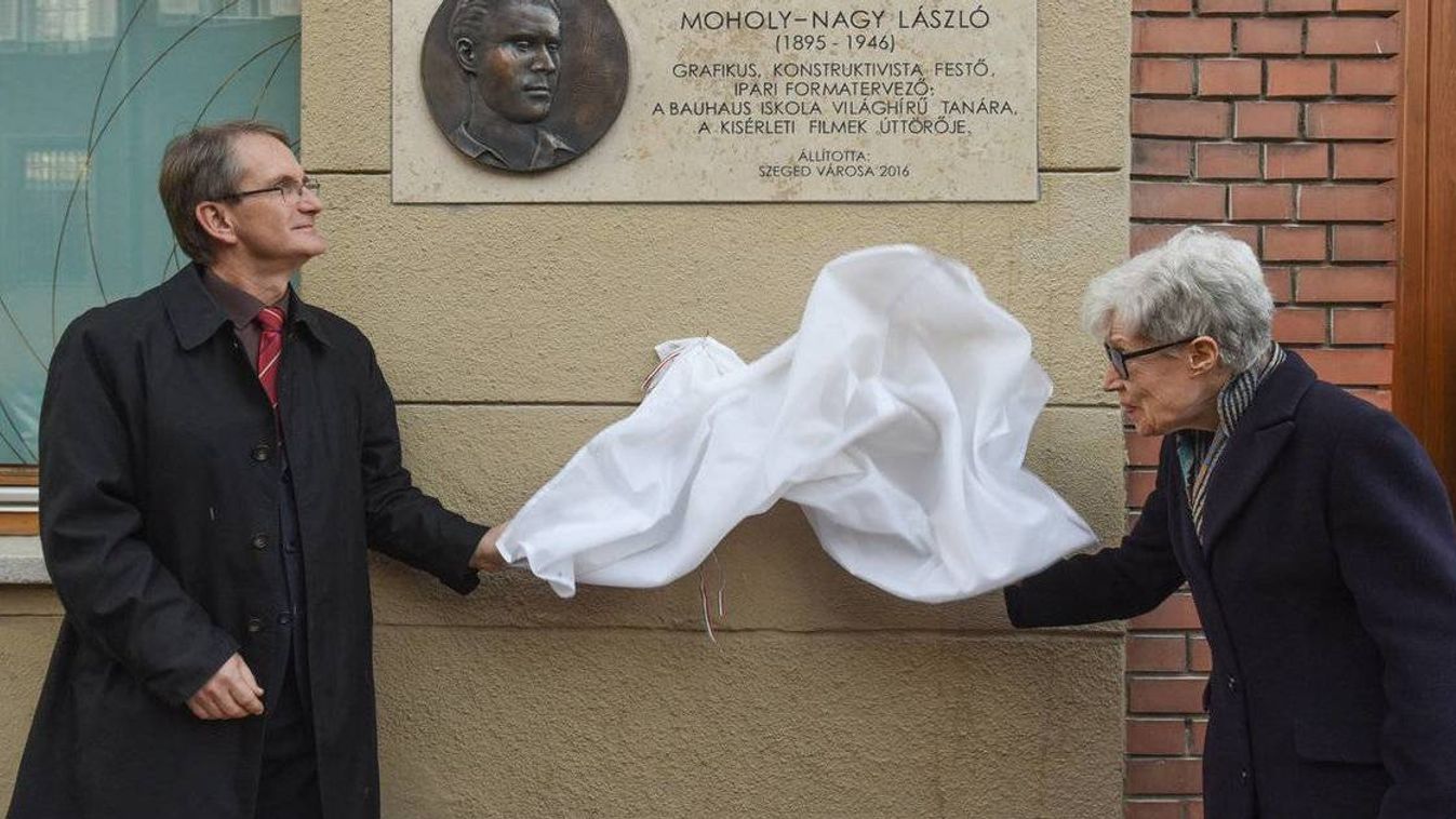 Moholy-Nagy László négy költeménye is megjelent a Délmagyarországban