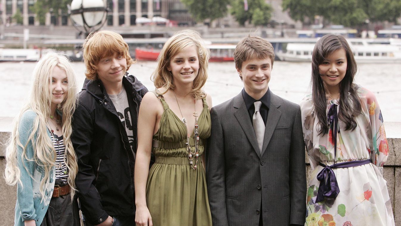 Daniel Radcliffe és más sztárok olvassák fel a Harry Potter első kötetét
