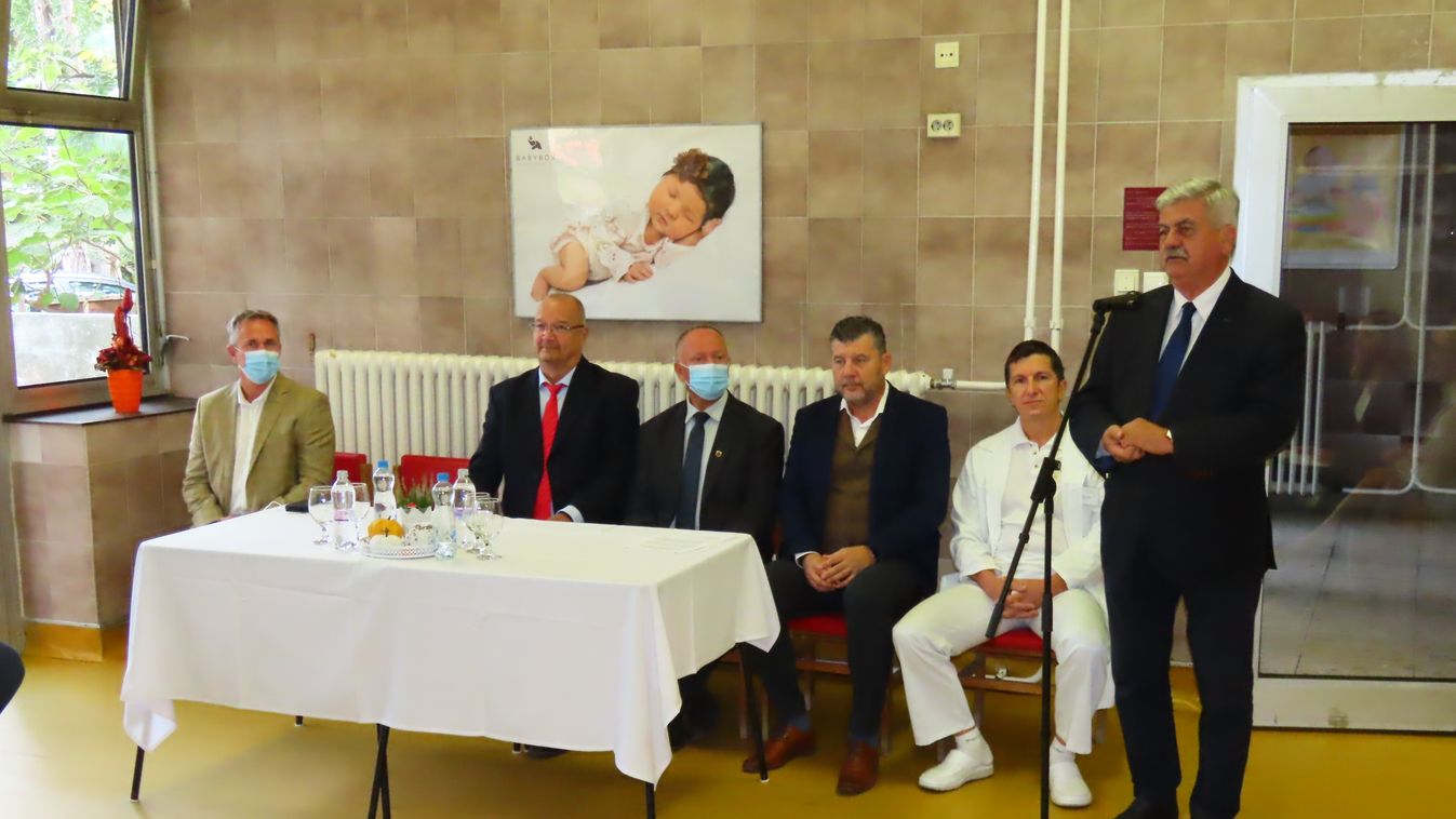 Családbarát lett a szülészet