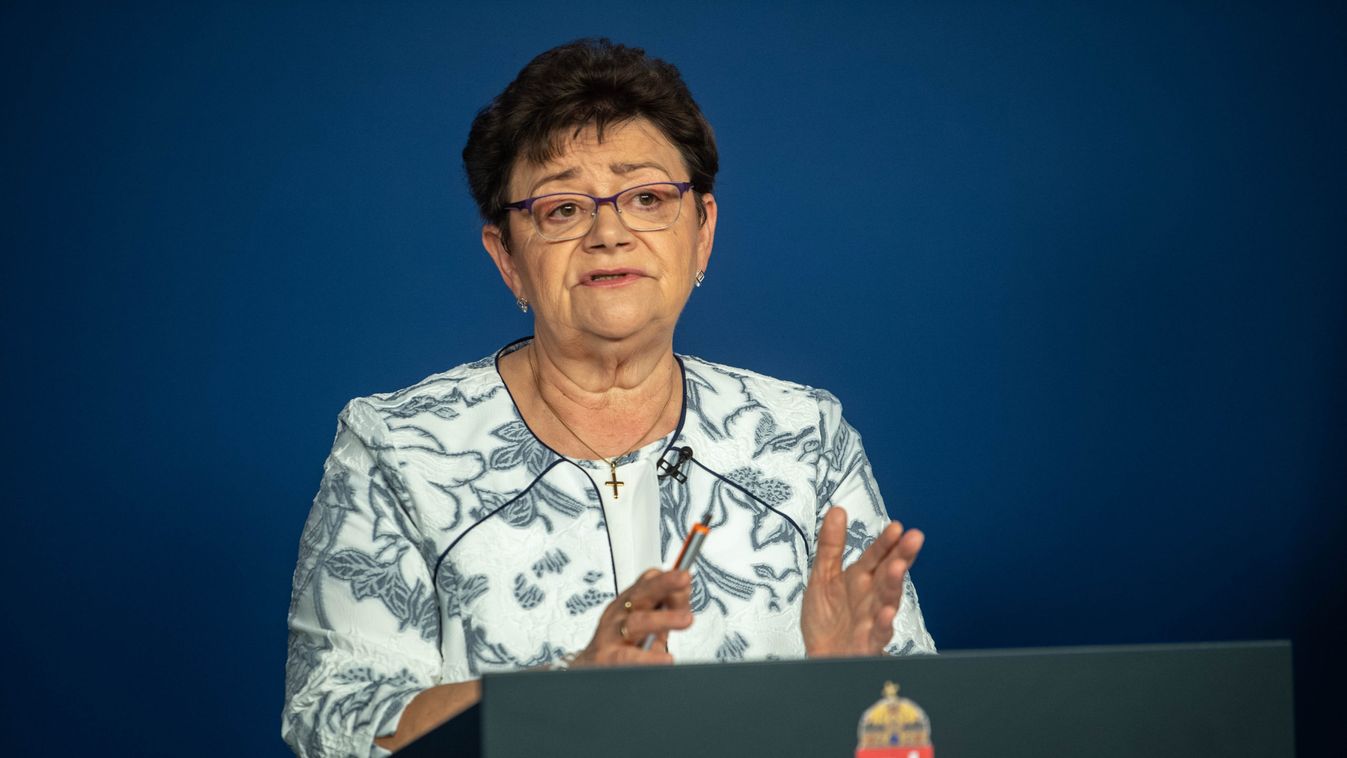Müller Cecília: 550 ezer adag Sinopharm-vakcina érkezik kedden Magyarországra (videó)