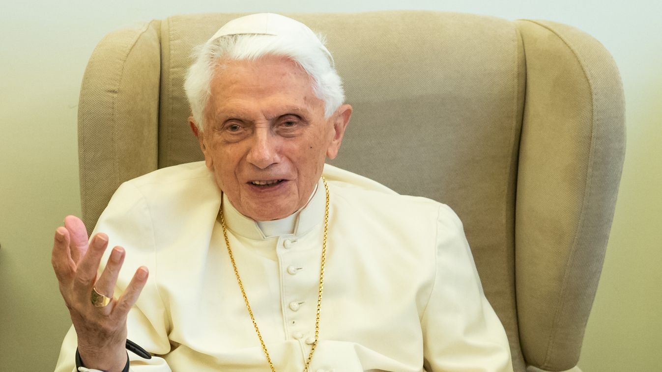 Megtörte a csendet a papi cölibátus kérdésében XVI. Benedek