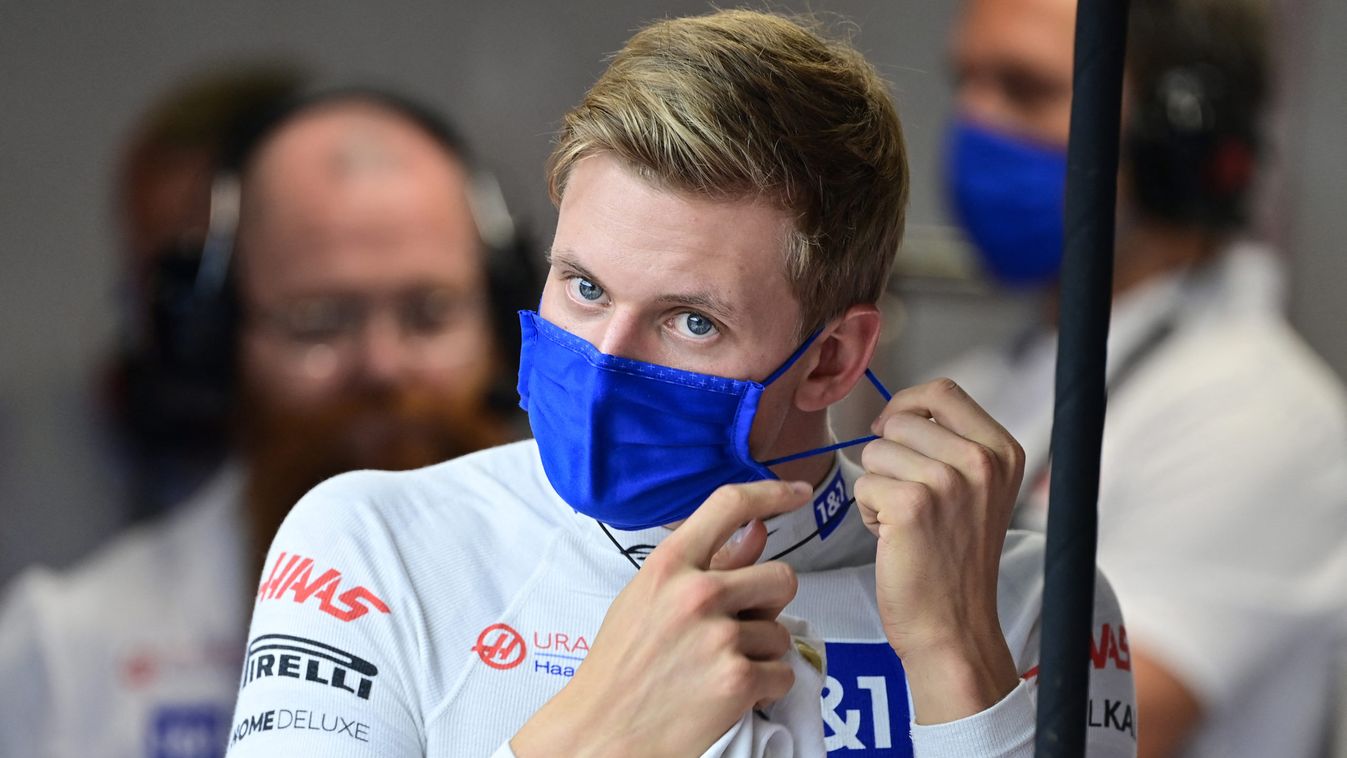 Mick Schumacher marad a Haas kötelékében