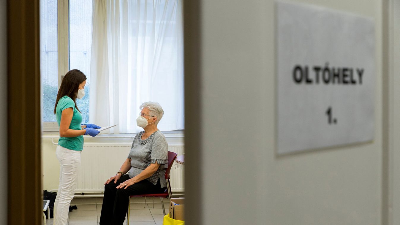 A kormány oltási akcióhetet indít a kórházi oltópontokon