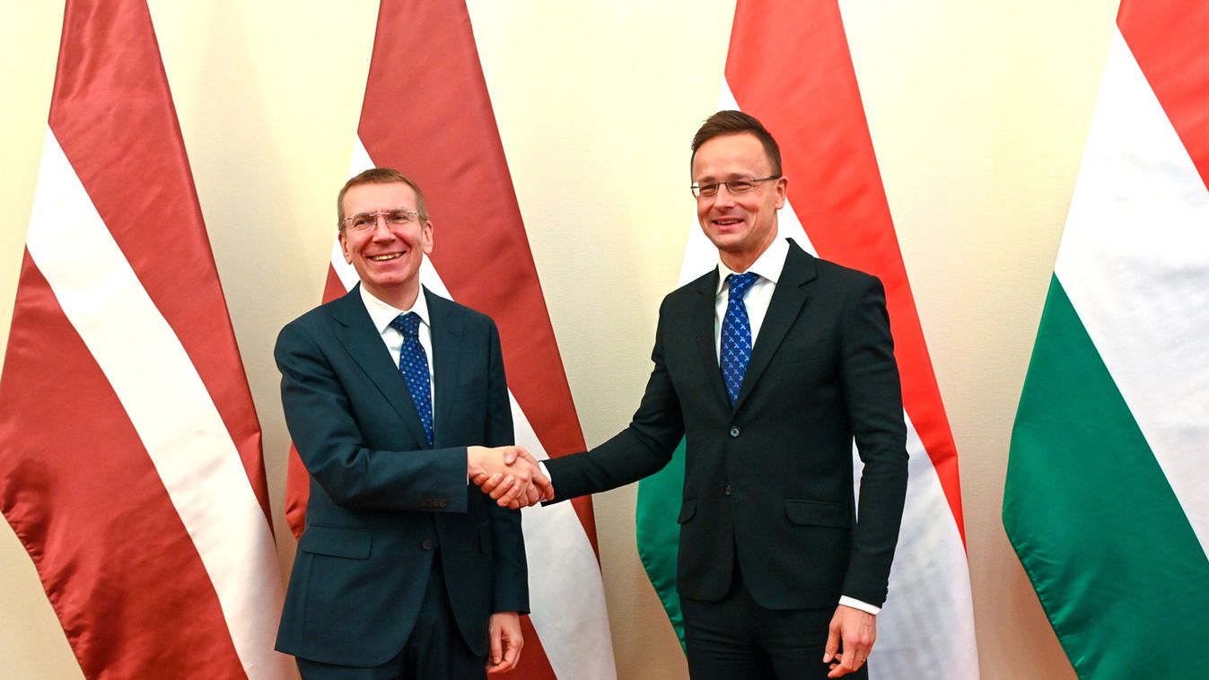 Szijjártó: a kerítésépítés az egyetlen hatékony módszer a migrációs hullámok megállítására