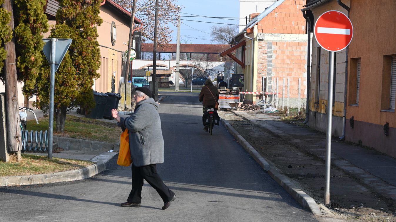Utakat aszfaltoznak városszerte Kisteleken