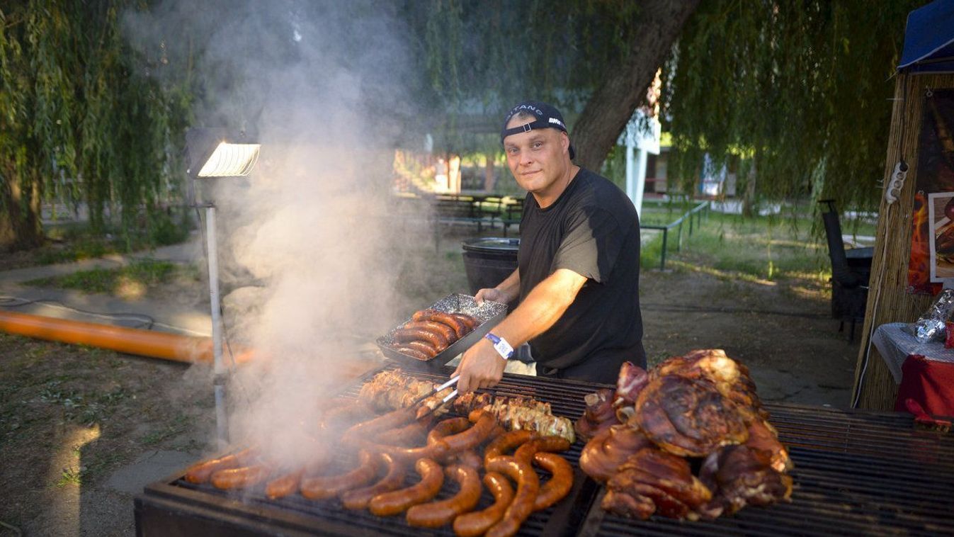 SZINgasztro: Michelin-csillag nem jár a fesztiválételekért: van, aki 4 napig hot dogon él - fotó, videó