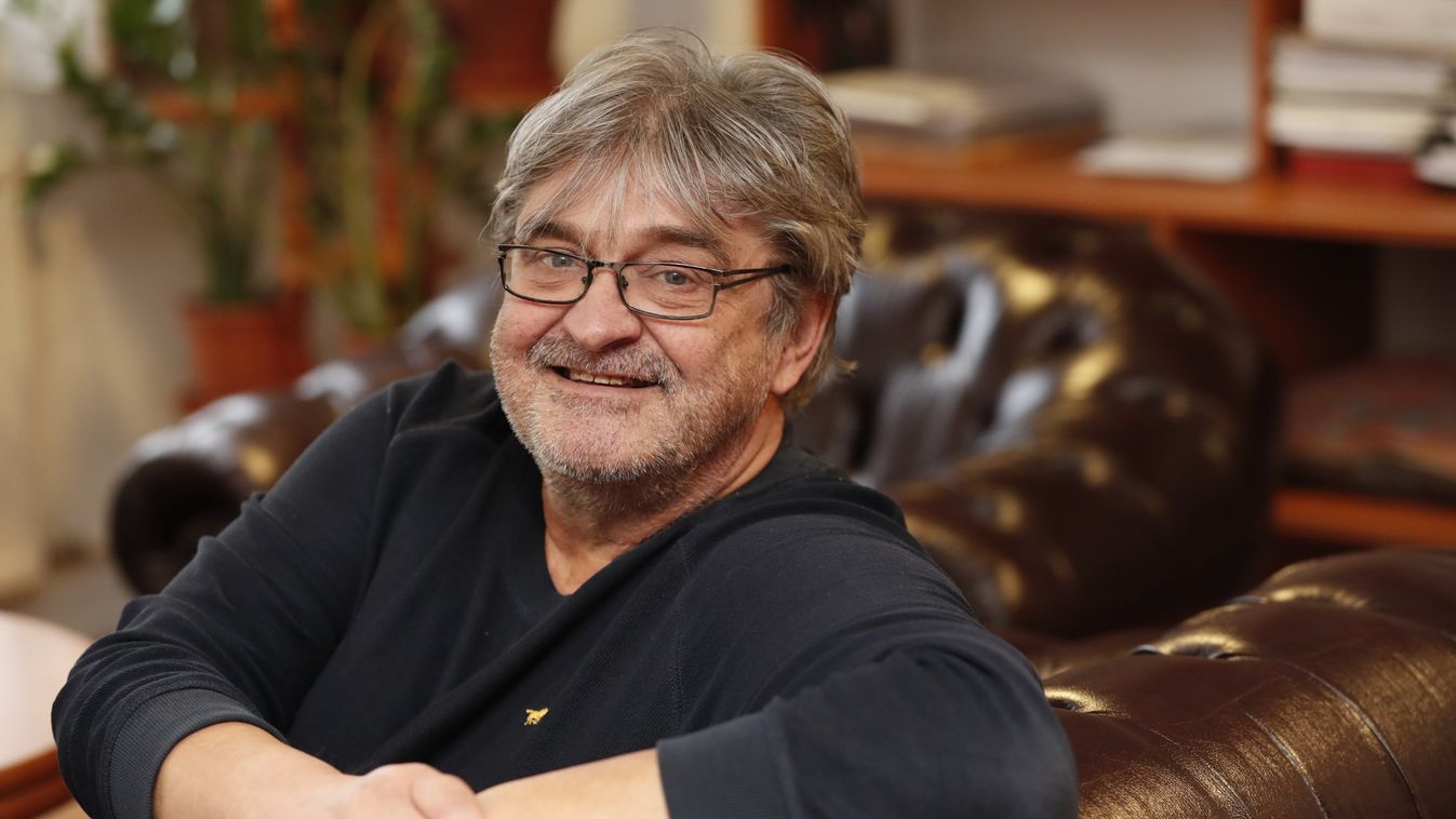 Dörner György szelíd motorosként járja az utakat