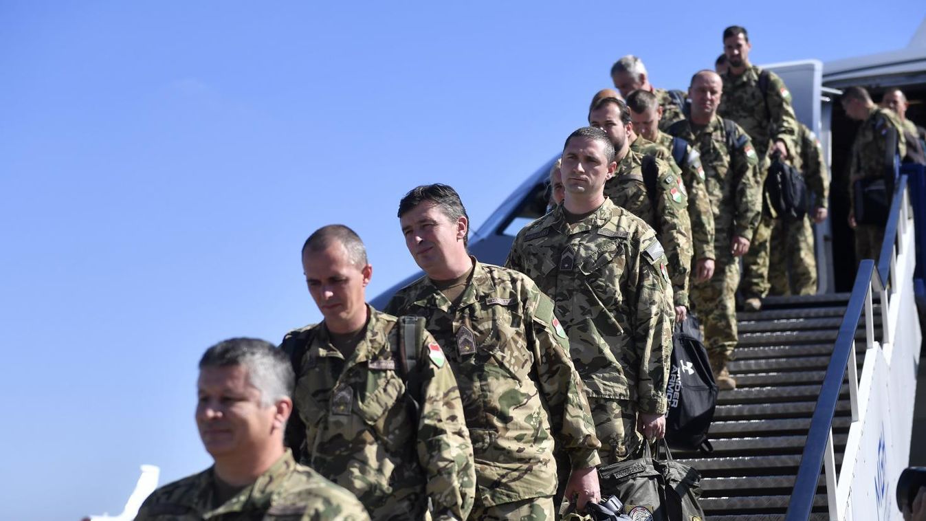 Hazatértek a magyar katonák a Baltikumból
