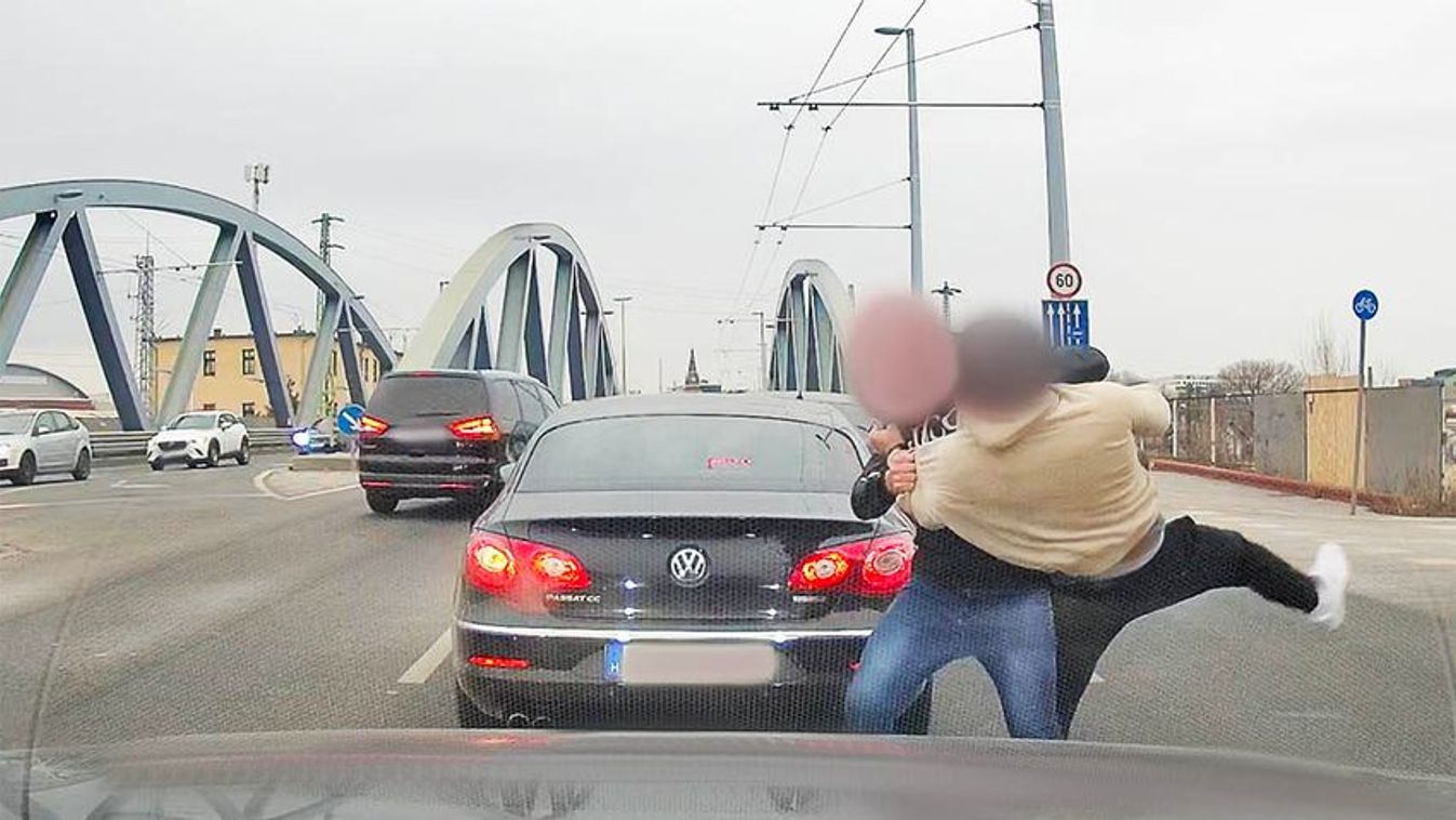Megdöbbentő videó: bevágott az Audis a sofőr elé a Kerepesi úton, elképesztő, ami ezután jött