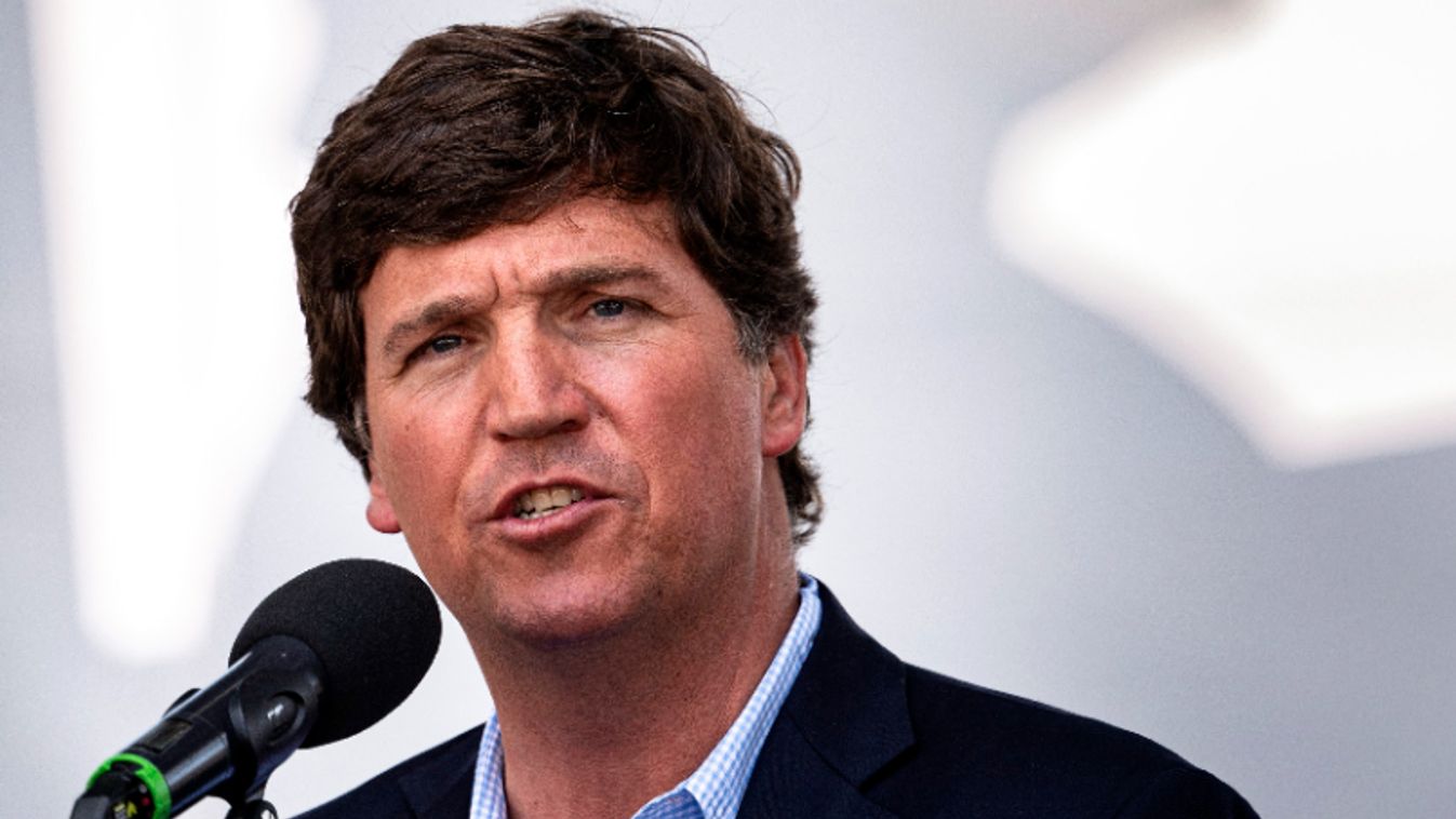 Tucker Carlson hazánkat bemutató filmjét vasárnap este vetíti a HírTv (videó)