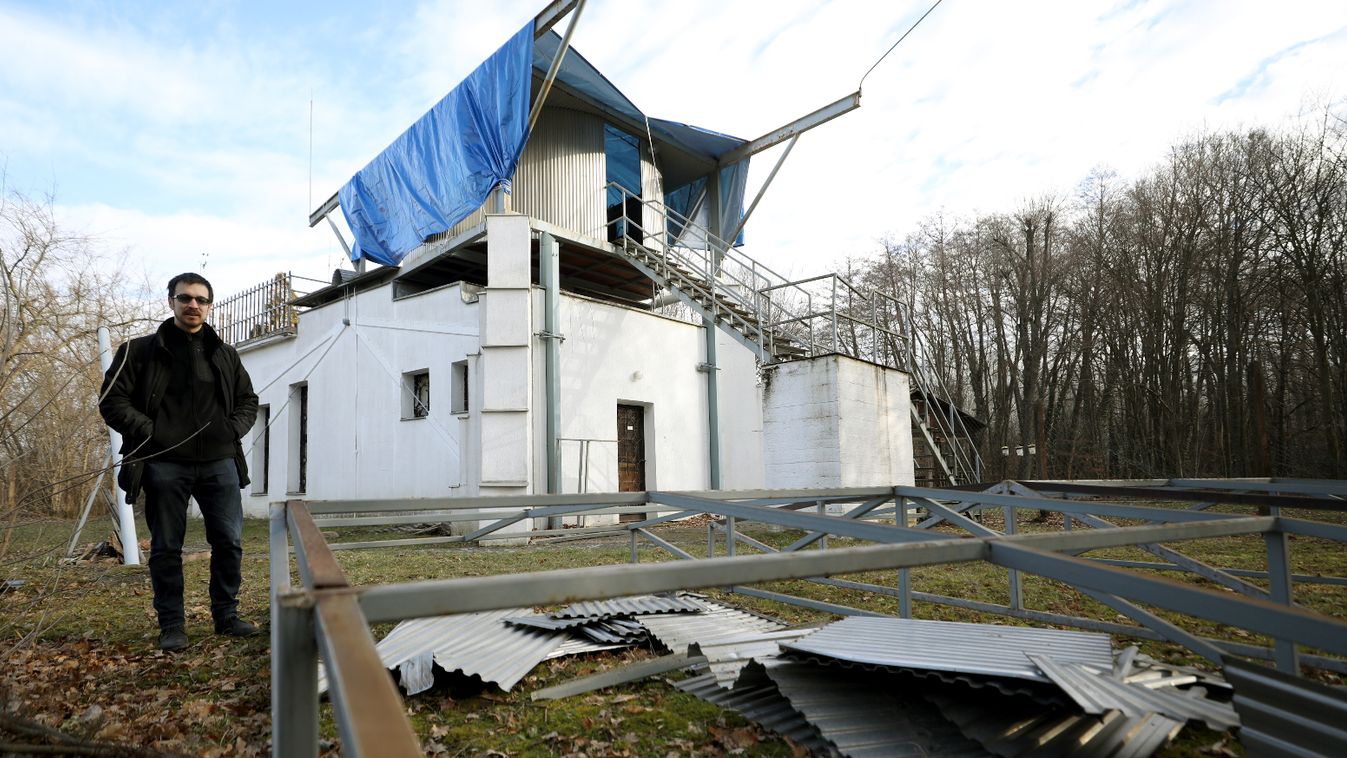 Letépte a szél a szegedi csillagvizsgáló kupolájának tetejét – Fotó