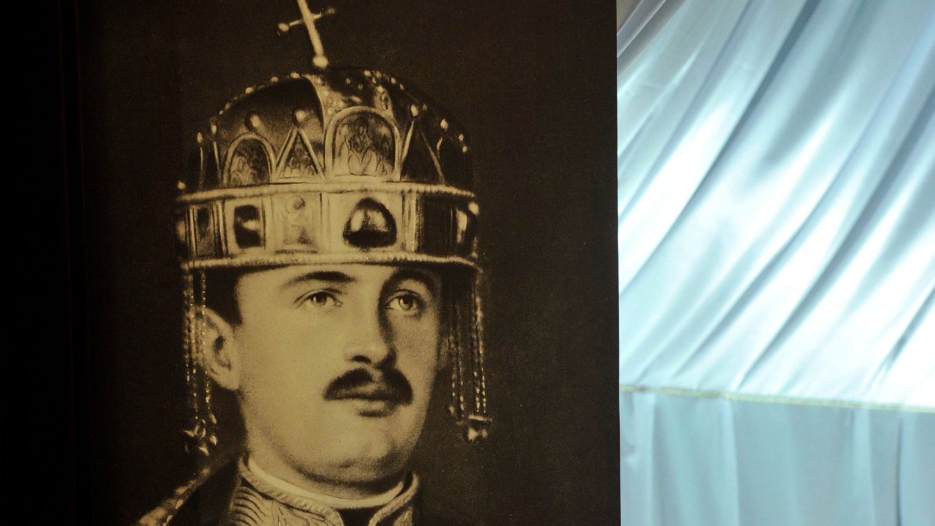 Kamarakiállítás nyílt IV. Károly megkoronázásáról a Nemzeti Múzeumban