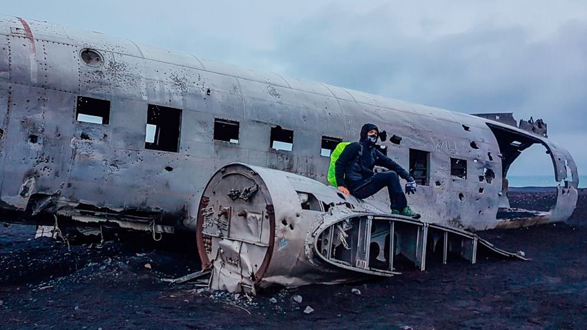 Εξήντα έξι άνθρωποι έχασαν τη ζωή τους επειδή ο επιβάτης πιλότος έπιασε φωτιά
