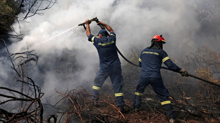 Οι Ευρωπαίοι πυροσβέστες βοηθούν να τεθούν υπό έλεγχο οι πυρκαγιές στην Ελλάδα αυτό το καλοκαίρι