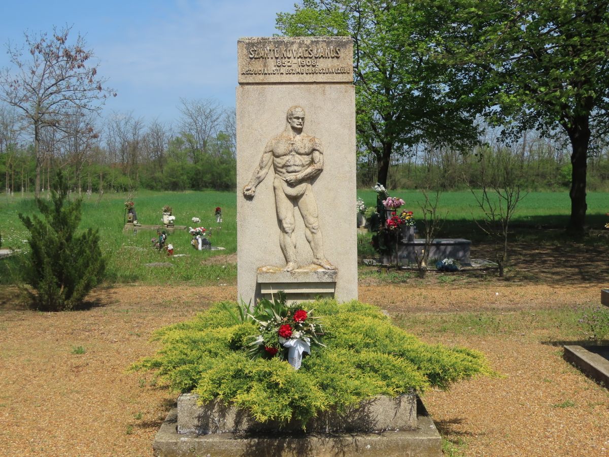 Szántó Kovács János síremléke Hódmezővásárhelyen, a Kincses temetőben. 