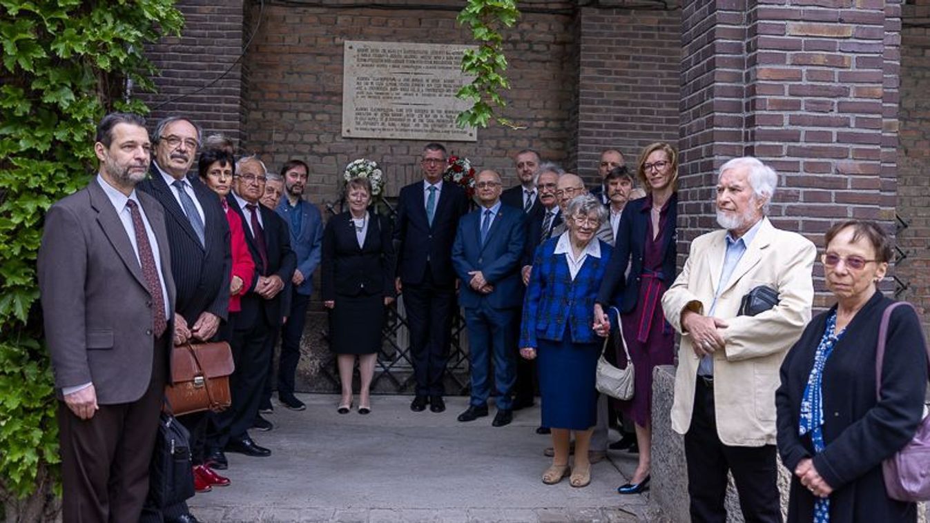 Táblaavatás és ünnepi konferencia