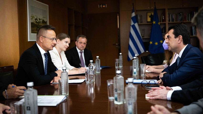 Szijjártó: Η Ελλάδα μπορεί να παίξει σημαντικό ρόλο στον ενεργειακό εφοδιασμό της ανατολικής μισής Ευρώπης (βίντεο)