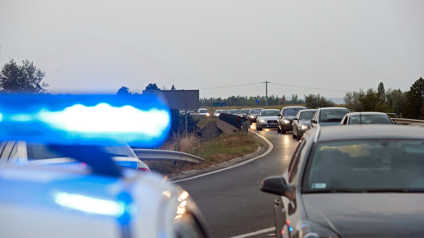 Migránsok szenvedtek halálos balesetet az M1-es autópályán – frissítve