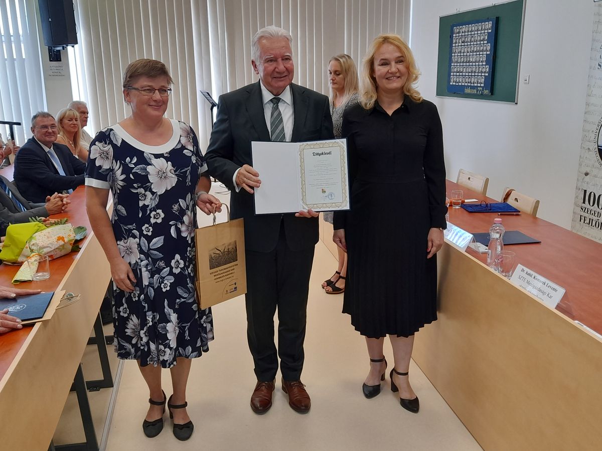 Jakab István, az Országgyűlés alelnöke, a MAGOSZ elnöke is átvette jubileumi díszoklevelét. Fotó: Tábori Szilvia