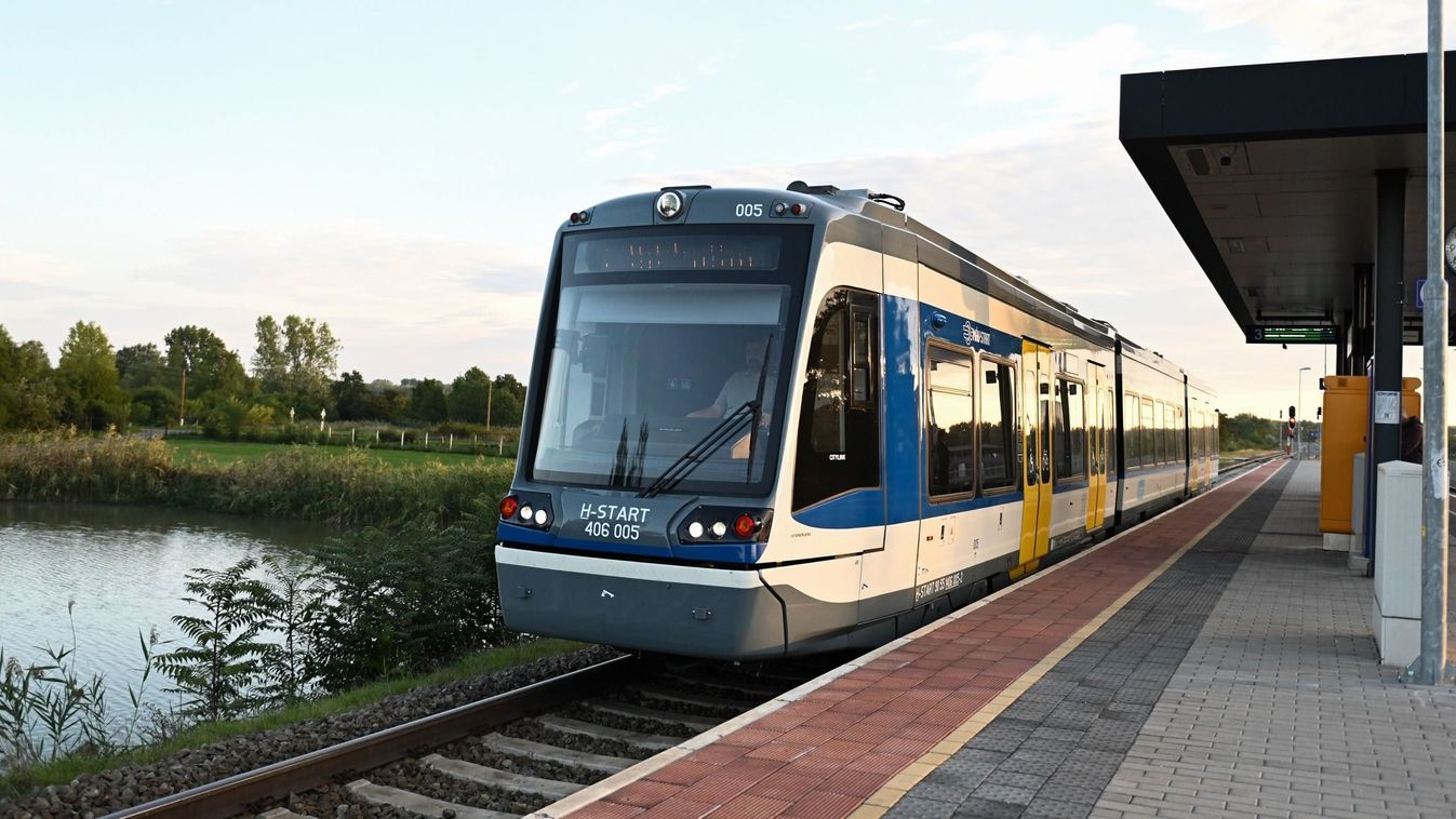 Megérkezett a 12. Tram-train