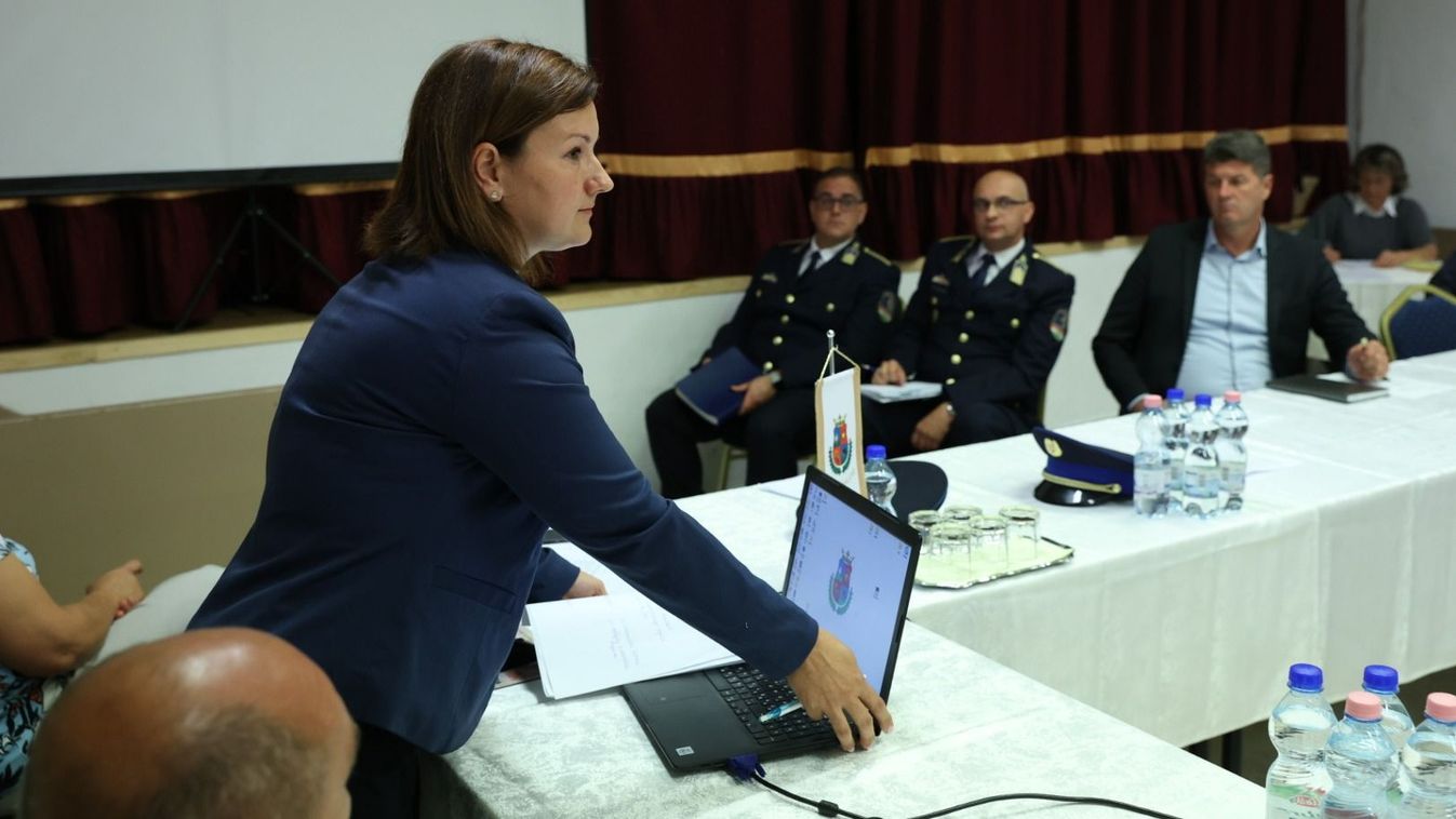 Toroczkai Ruandába küldené a migránsokat - Fotók