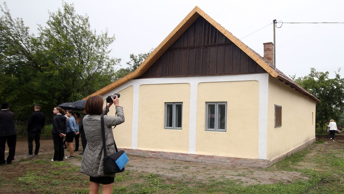 Százéves tanyaépületet újíttatott fel az önkormányzat - Galéria