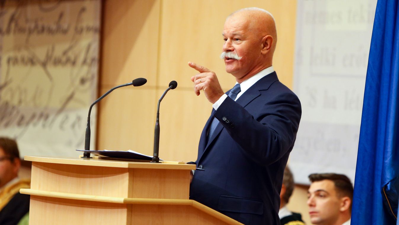 A kulturális miniszter nyitotta meg a tanévet az SZTE-n - fotók