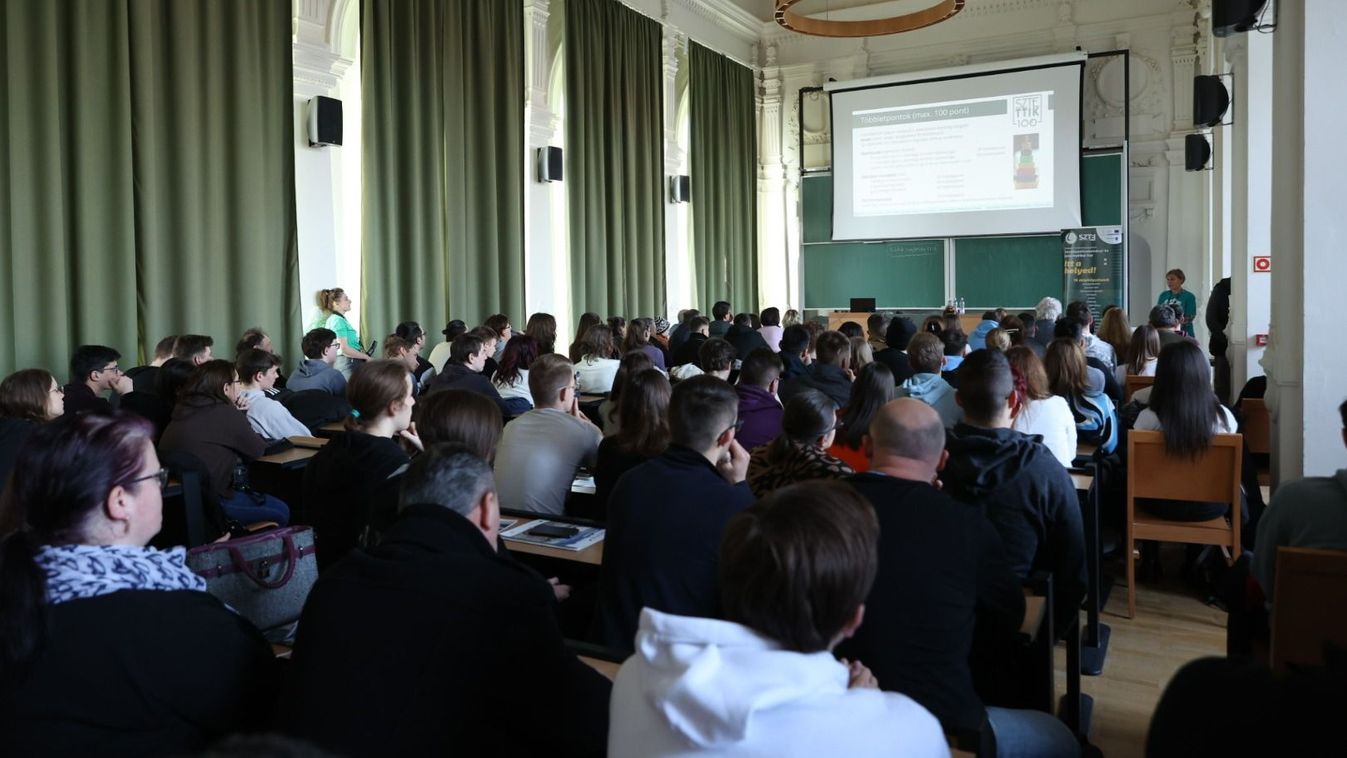 Sok fiatalt vonzott az informatika és a természettudomány - Galéria