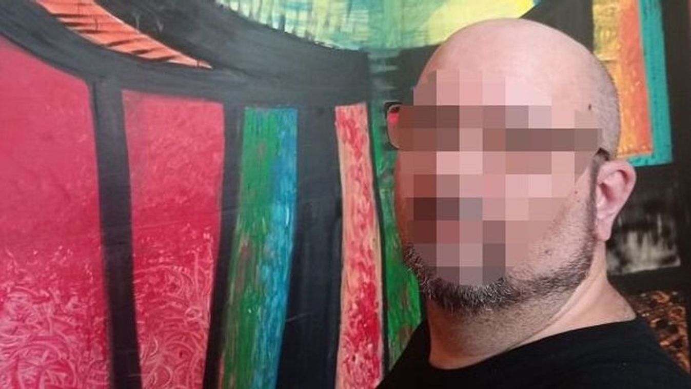 Házkutatás volt a kirúgott pedagógus otthonában