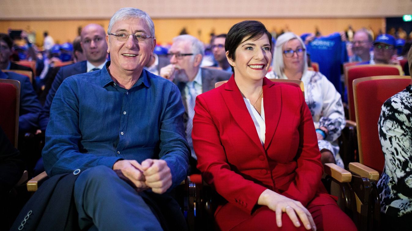 Dobrev Klára ismét színre lép