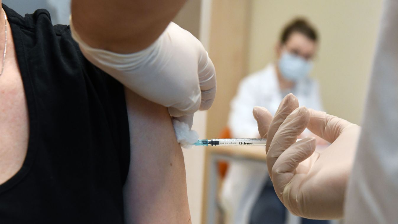 Koronavírus: 6 millió 422 ezer a beoltott, 469 az új fertőzött és elhunyt 3 beteg