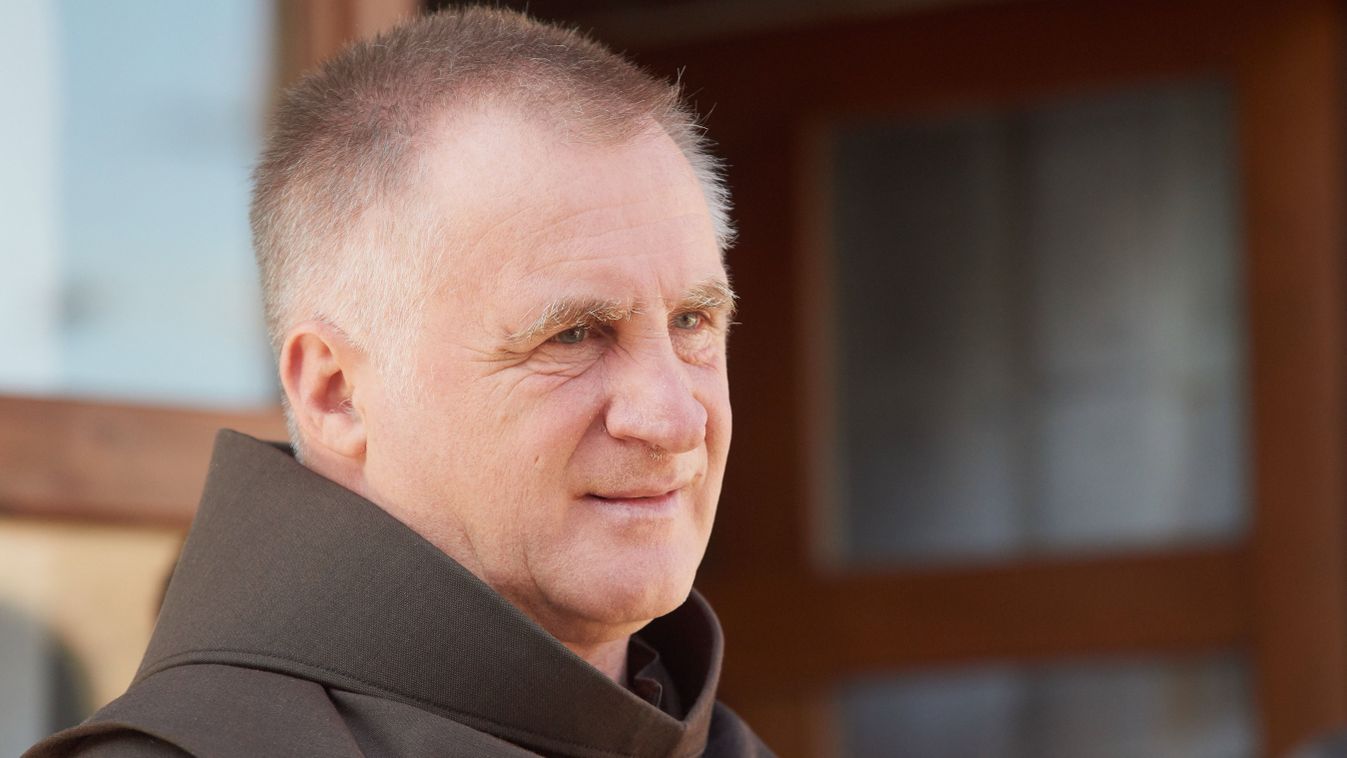 Álmában sem gondolta Böjte Csaba, hogy valaha ilyen vihar fogja érni az alapítványt