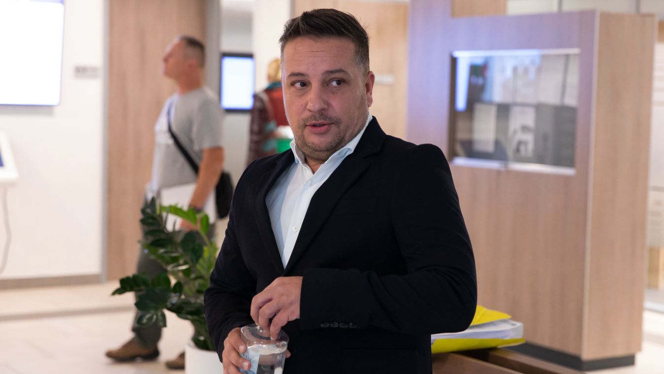 Nemsokára elkezdődik L.L. Junior válóperének legkínosabb fejezete