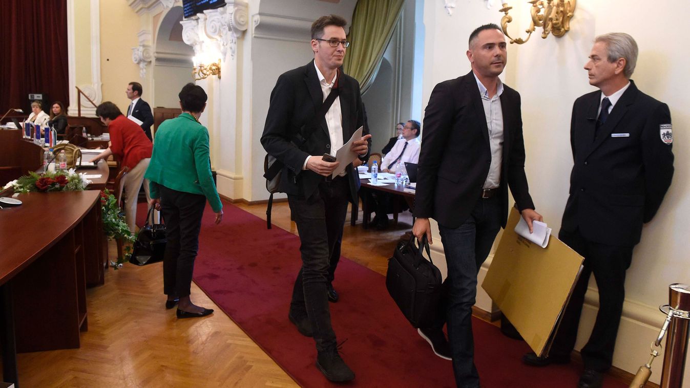 Gyurcsányista városvezető: kupleráj van a Városházán