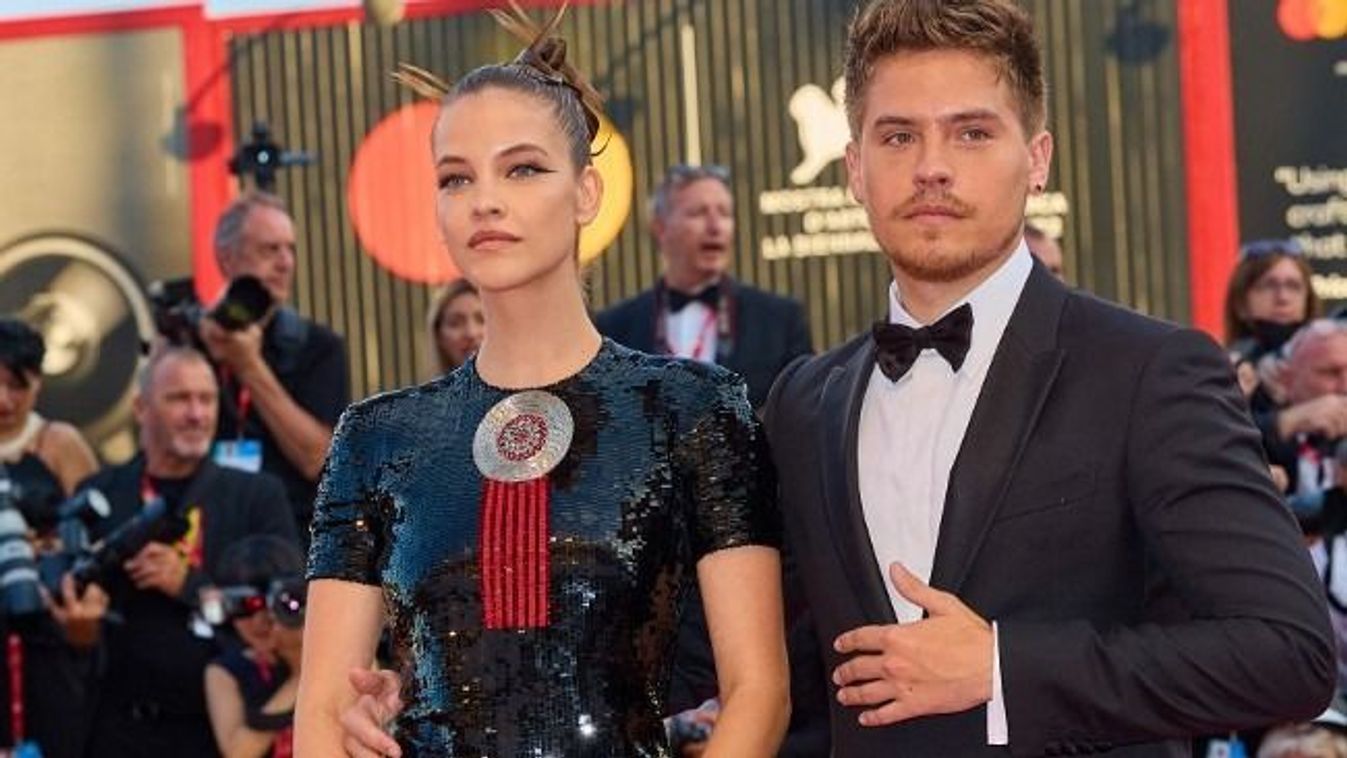 Újabb fotók kerültek elő Palvin Barbi titkos esküvőjéről